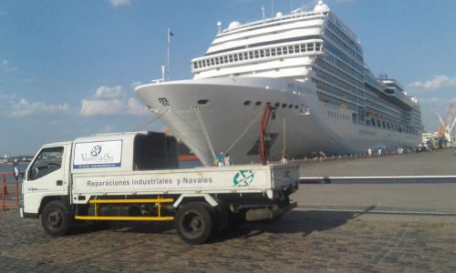 /../assets/images/pages/camion-puerto.jpg